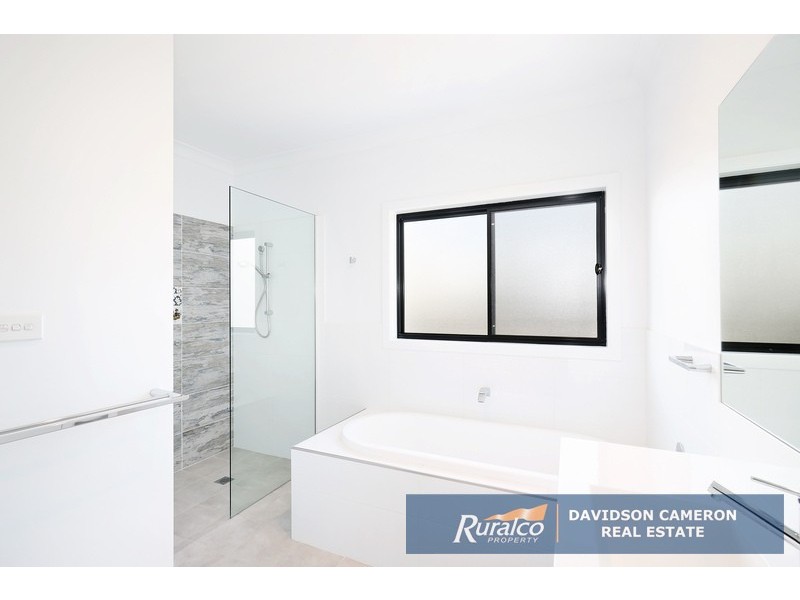 45 Falcon Drive, Tamworth NSW 2340