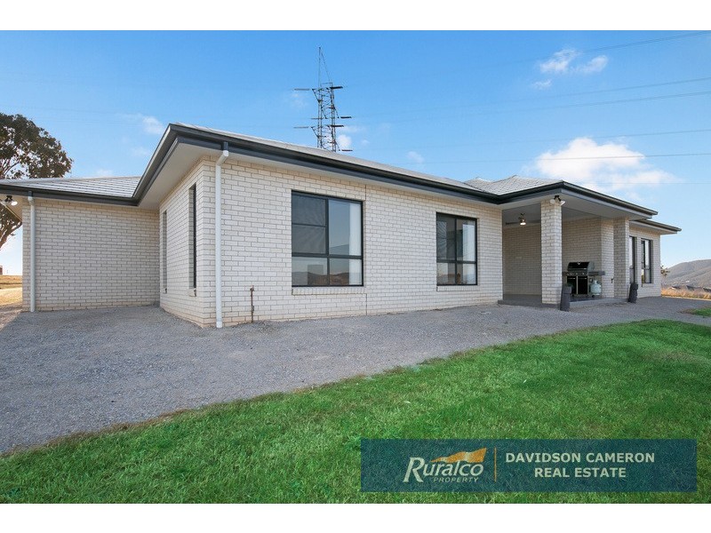 45 Falcon Drive, Tamworth NSW 2340