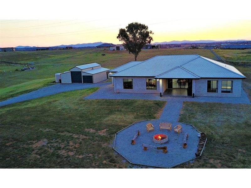 45 Falcon Drive, Tamworth NSW 2340