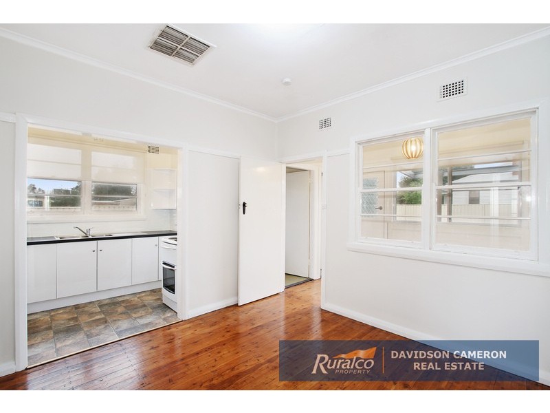 11 Kathleen Street, Tamworth NSW 2340