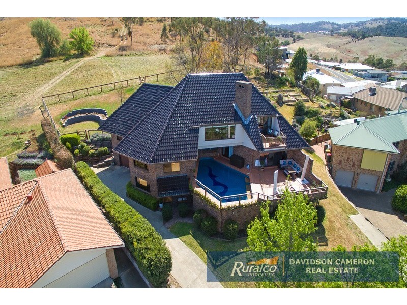 13 Bradley Place, Tamworth NSW 2340