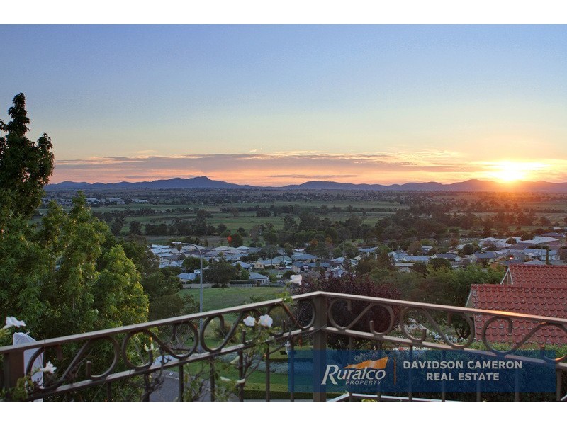 13 Bradley Place, Tamworth NSW 2340