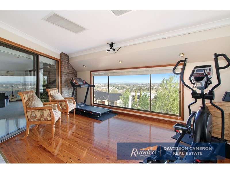 13 Bradley Place, Tamworth NSW 2340