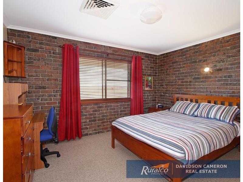 13 Bradley Place, Tamworth NSW 2340
