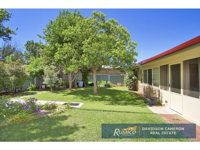 11 Fisher Road, Tamworth NSW 2340