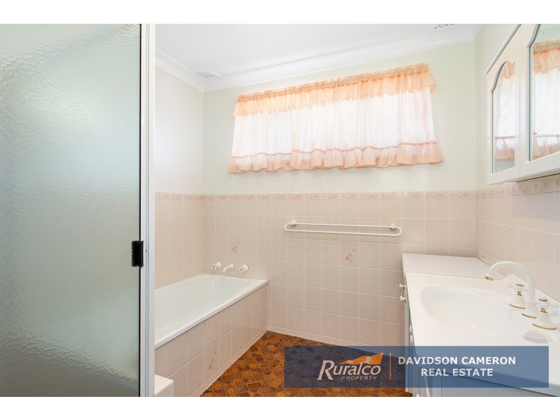 11 Fisher Road, Tamworth NSW 2340