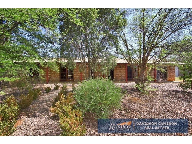 11 Lawson Place, Tamworth NSW 2340