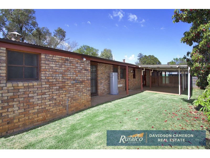 11 Lawson Place, Tamworth NSW 2340