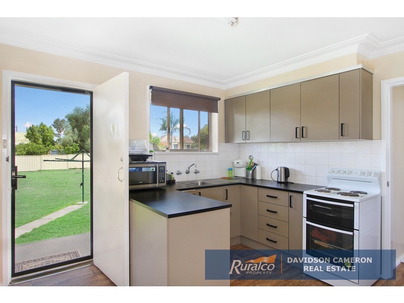 8 Robina Street, Tamworth NSW 2340