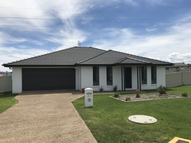 27 Tulipwood Crescent, Tamworth NSW 2340