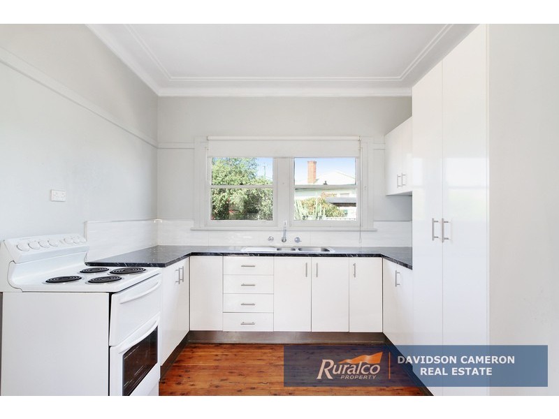 42 Robert Street, Tamworth NSW 2340