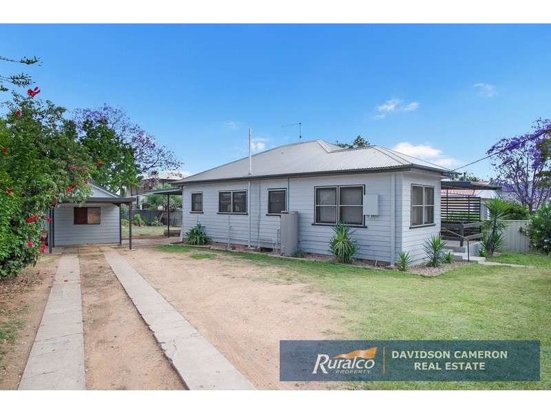 42 Robert Street, Tamworth NSW 2340