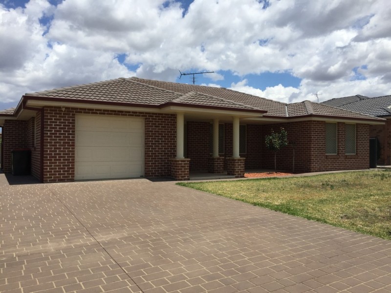 26 Warwick Road, Tamworth NSW 2340