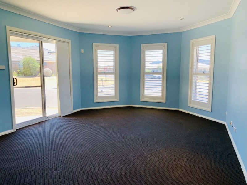 60 The Heights, Tamworth NSW 2340