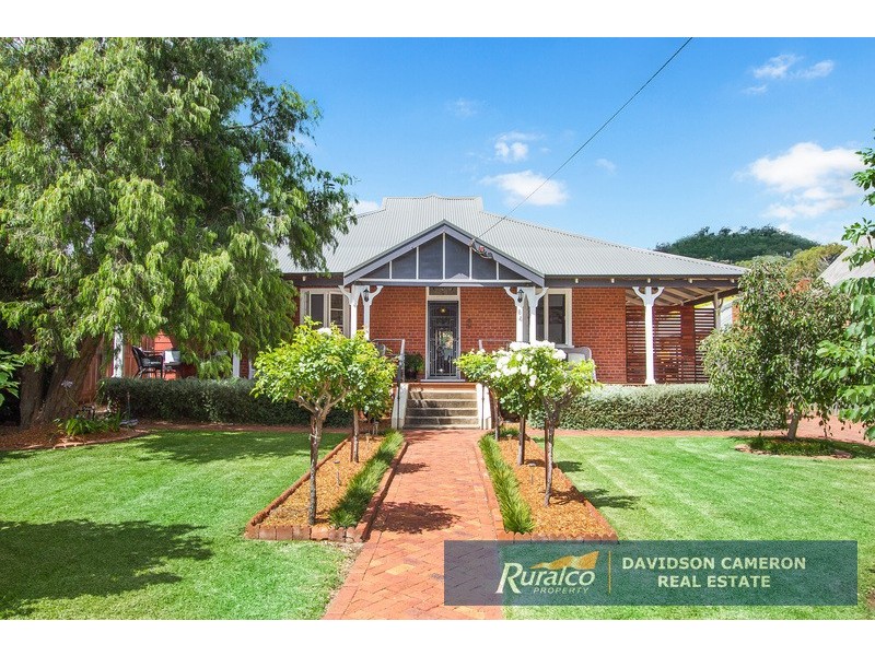 64 Napier Street, Tamworth NSW 2340
