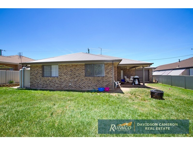 20 Wagonia Drive, Kootingal NSW 2352