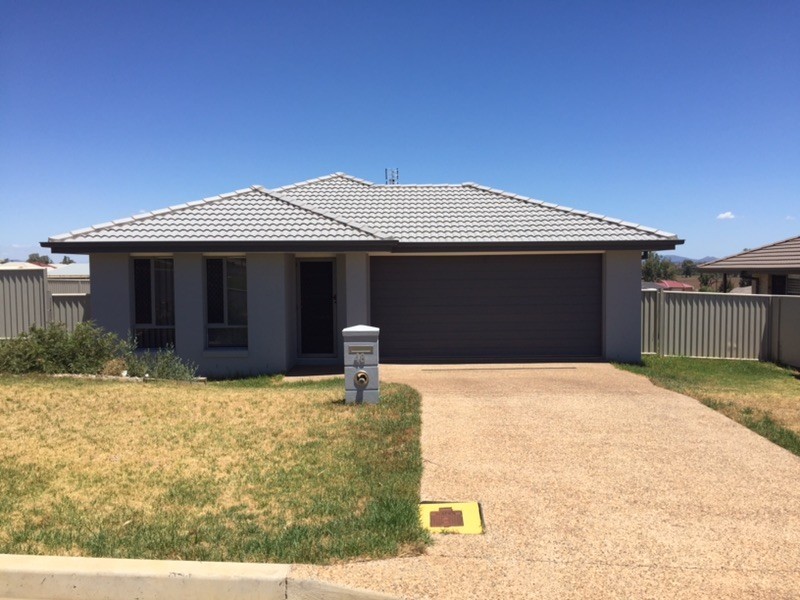 48 Tulipwood Crescent, Tamworth NSW 2340