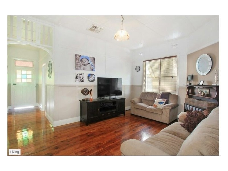 110 Denison Street, Tamworth NSW 2340