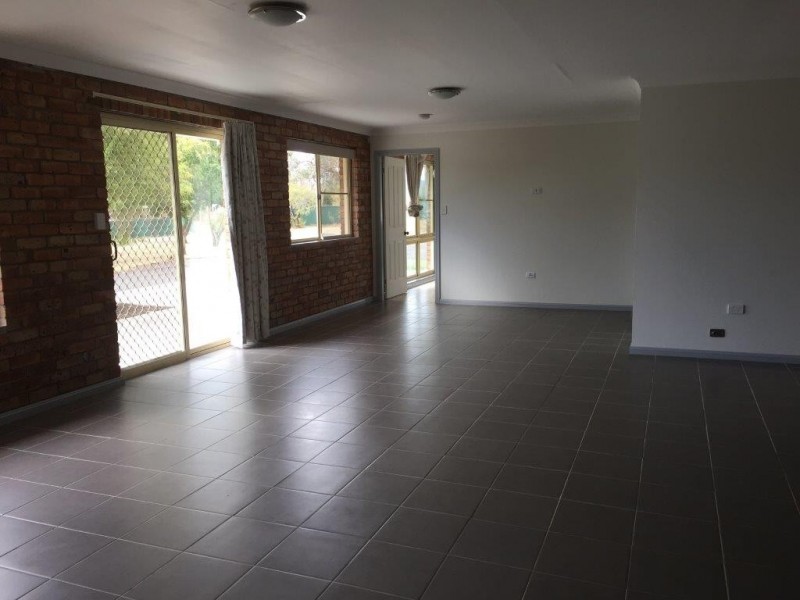 8 Chelmsford, Kootingal NSW 2352