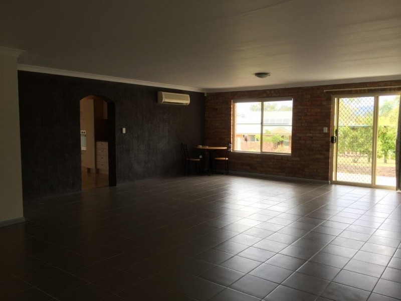 8 Chelmsford, Kootingal NSW 2352