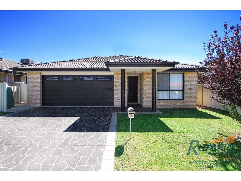16 Lindsay Road, Tamworth NSW 2340