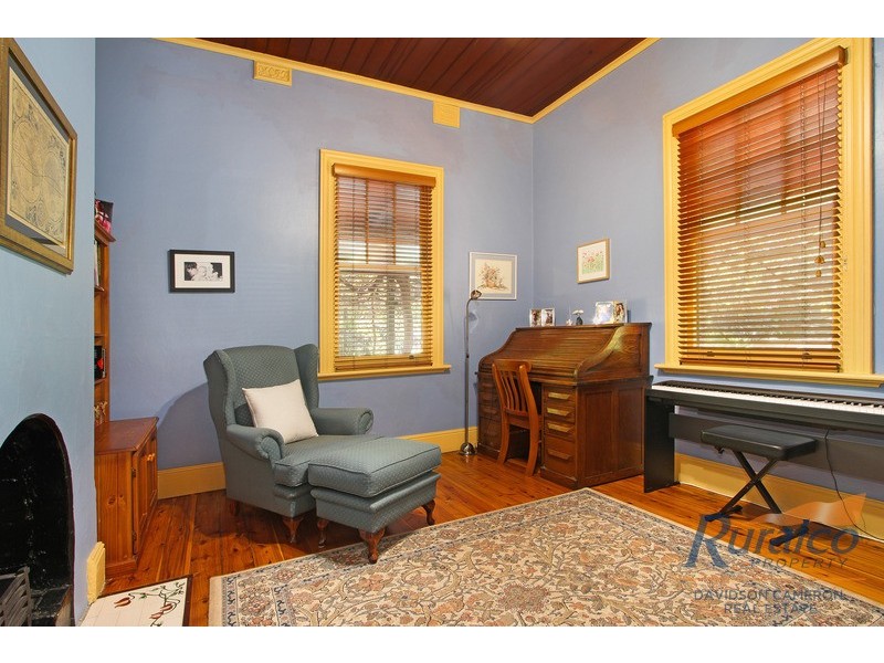 111 Carthage Street, Tamworth NSW 2340