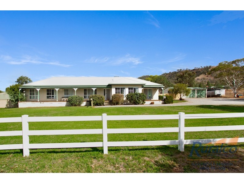 83 Elizabeth Drive, Tamworth NSW 2340