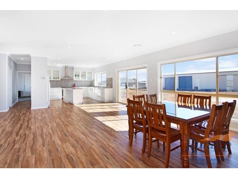 1 Bemboka Court, Tamworth NSW 2340