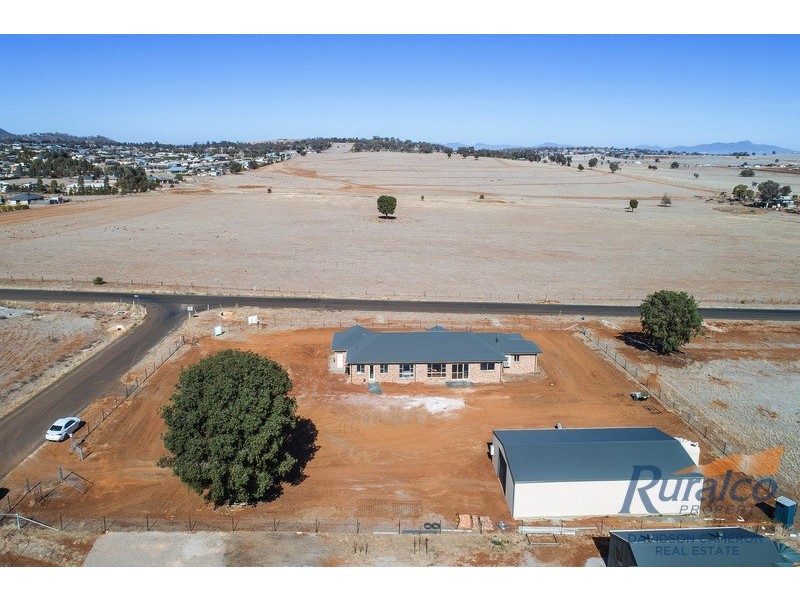 1 Bemboka Court, Tamworth NSW 2340