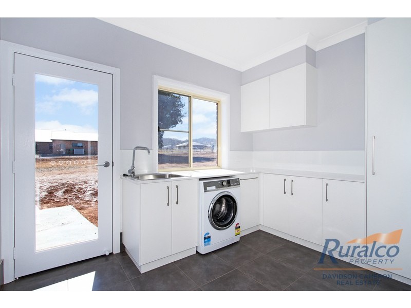 1 Bemboka Court, Tamworth NSW 2340