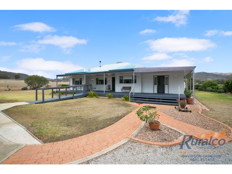 “Balaka” 42 Tanglewood Road, Kootingal NSW 2352