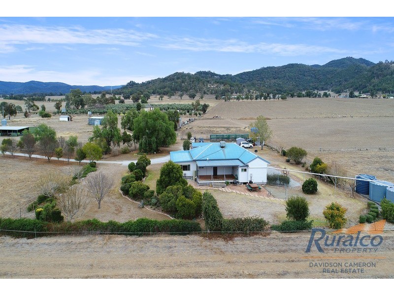 “Balaka” 42 Tanglewood Road, Kootingal NSW 2352