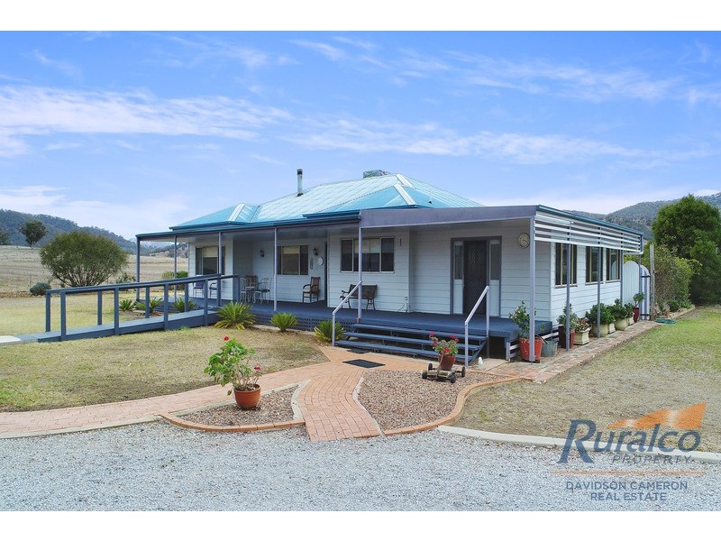 “Balaka” 42 Tanglewood Road, Kootingal NSW 2352