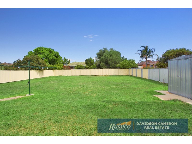 8 Robina Street, Tamworth NSW 2340