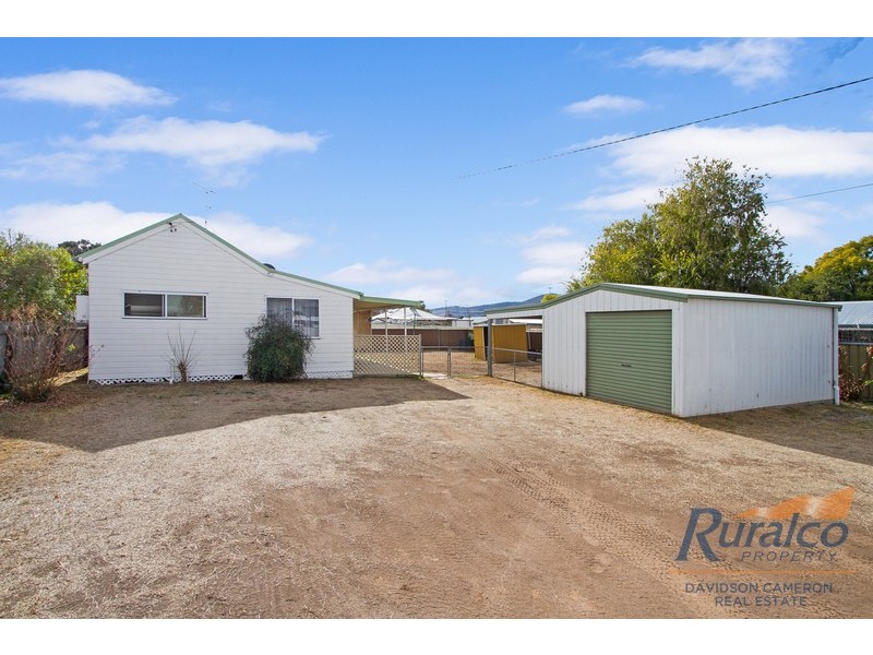 4 Cobley Avenue, Tamworth NSW 2340
