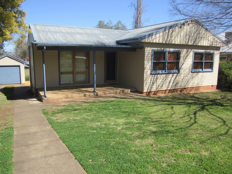 3 Douglas Avenue, Tamworth NSW 2340