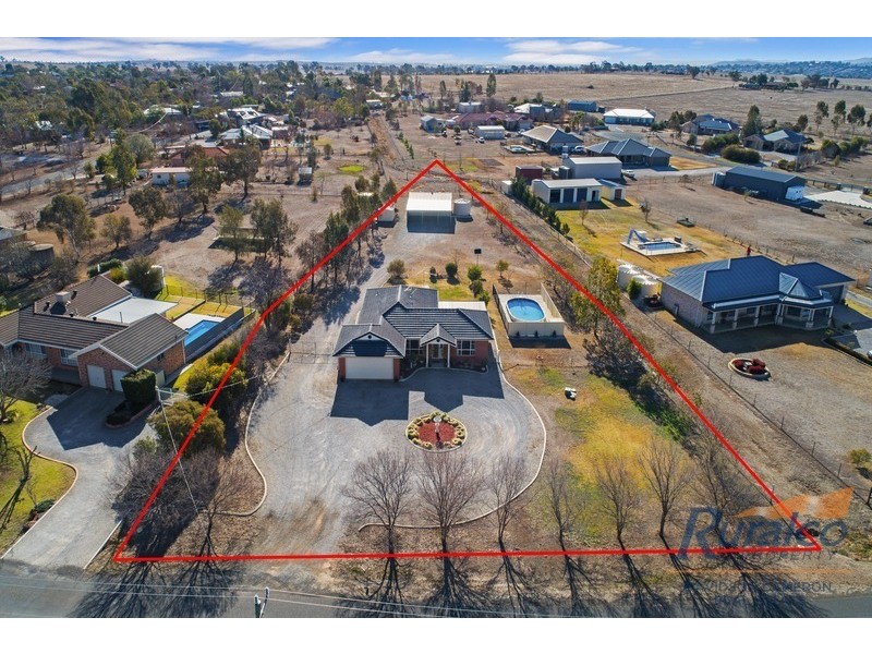 15 Palmer Drive, Tamworth NSW 2340