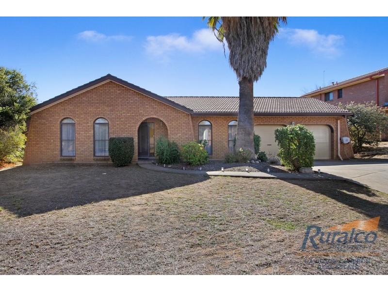 1 Jacaranda Place, Tamworth NSW 2340