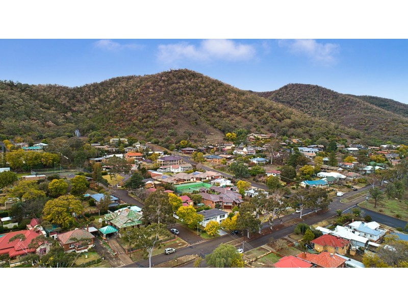 64a Raglan Street, Tamworth NSW 2340