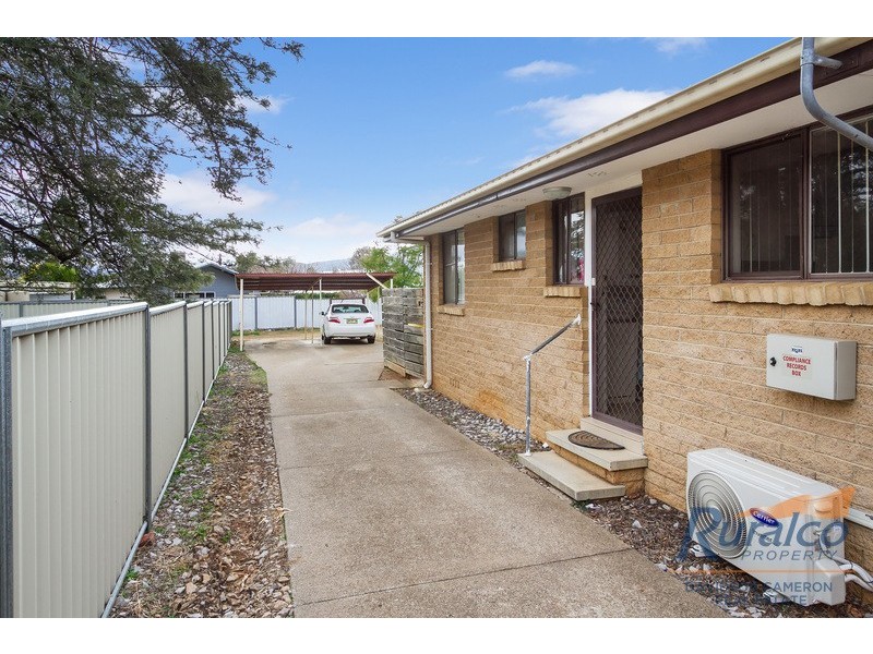 2/4 Woodstock Street, Tamworth NSW 2340