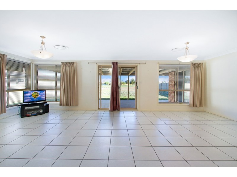 43 The Retreat, Tamworth NSW 2340