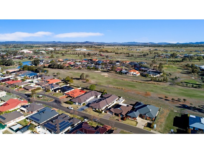43 The Retreat, Tamworth NSW 2340
