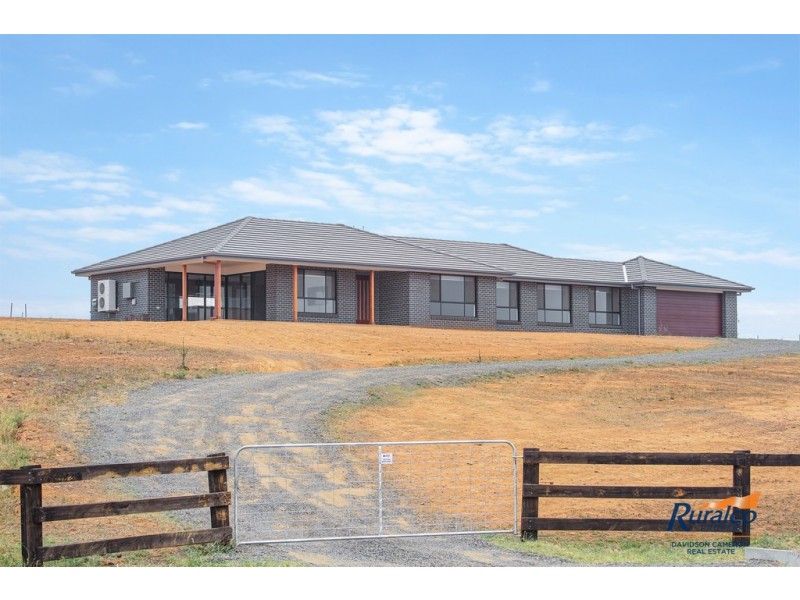 43 Falcon Drive, Tamworth NSW 2340