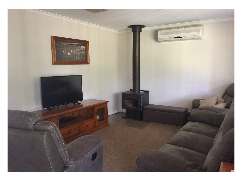 33-35 Frederick Street, Woolomin NSW 2340