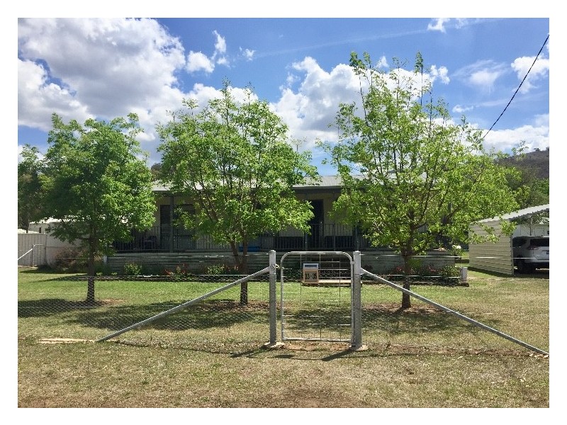 33-35 Frederick Street, Woolomin NSW 2340