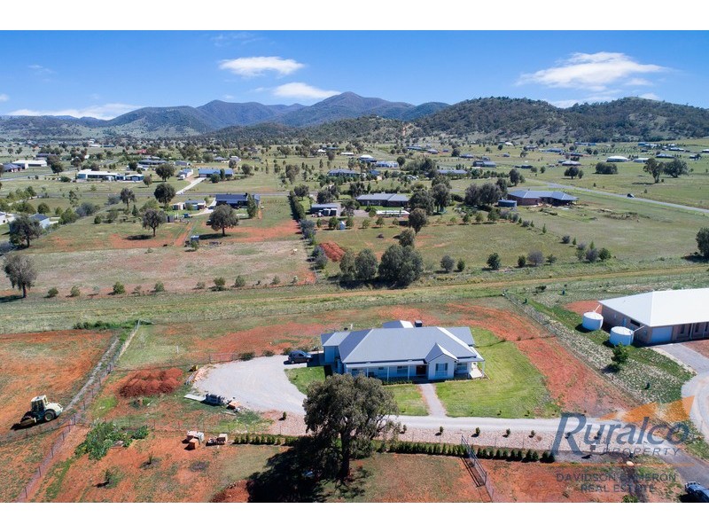 9 Bemboka Court, Tamworth NSW 2340