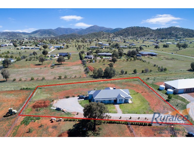 9 Bemboka Court, Tamworth NSW 2340