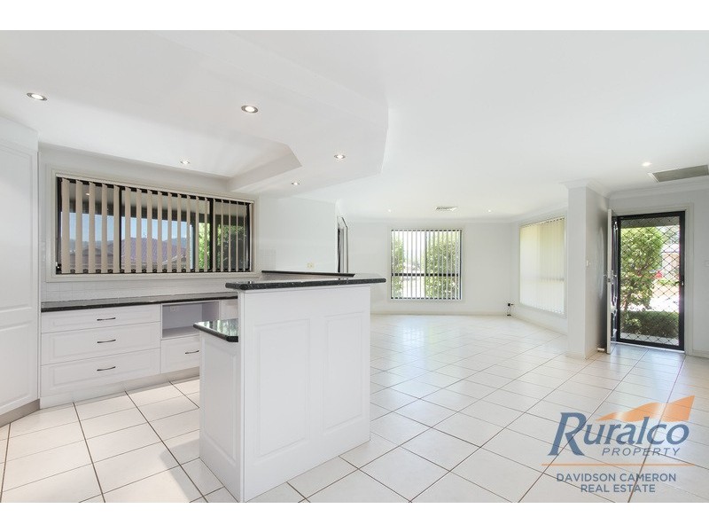 61 Harrier Parade, Tamworth NSW 2340