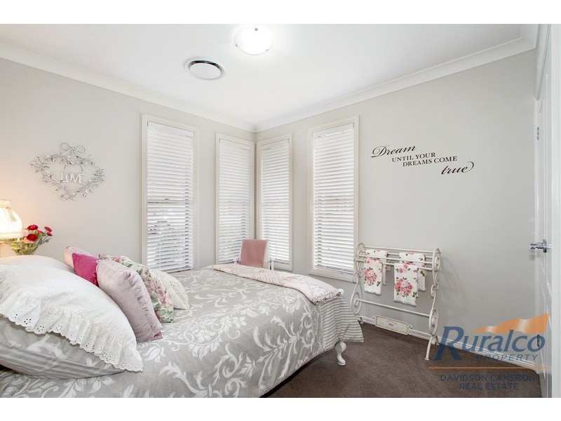 25 Sanctuary Place, Tamworth NSW 2340