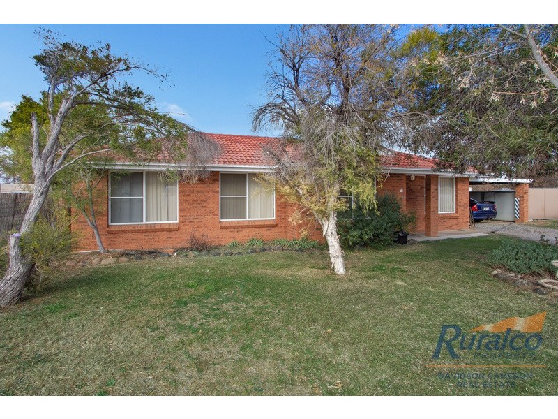 15 Lawson Place, Tamworth NSW 2340